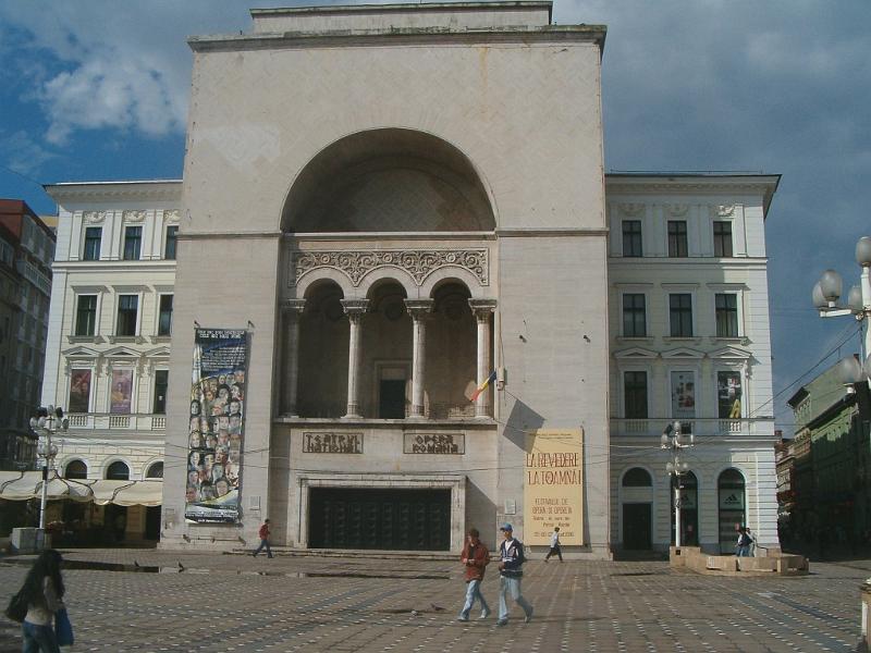 08nejblizsi-mesta.jpg - Budova Opery v Temešváru, město je 180 km od SH