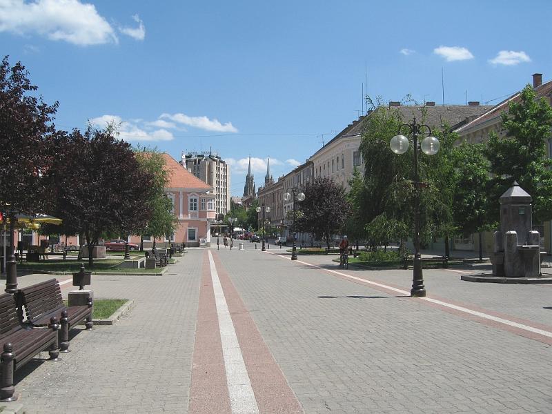 11srbsko.jpg - Hlavní náměstí ve Vršac, od Bele Crkve asi 30 km