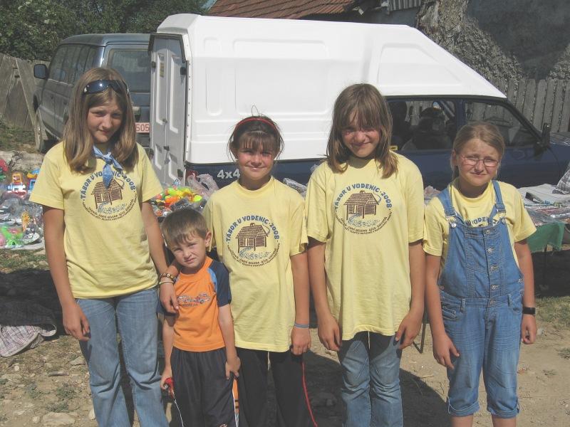 tabor_09.jpg - Helenské děti z I. běhu (zleva Daniela Mocková, Jasmína Peková, Monika Mocková a Verunka Peková)